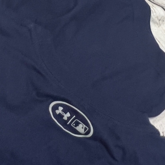Boston Red Sox MLB Baseball Under Armour Athletic Heat Gear Loose Tshirt - Picture 4 of 5